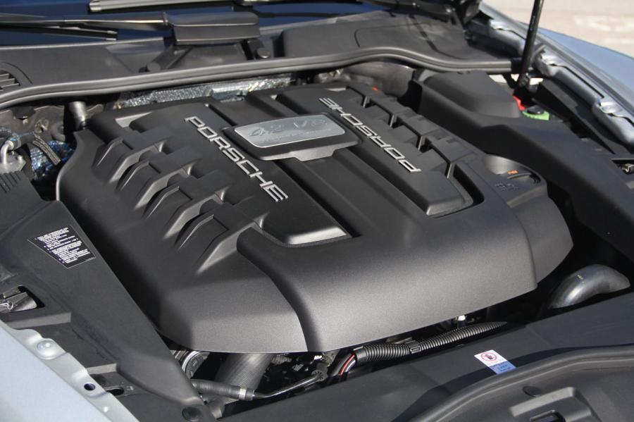  Porsche Cayenne S Diesel 2012 года  (фото 33 из 36)